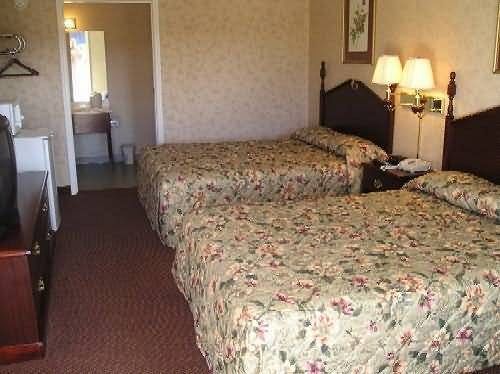 Stonebrook Inn Counce Room photo
